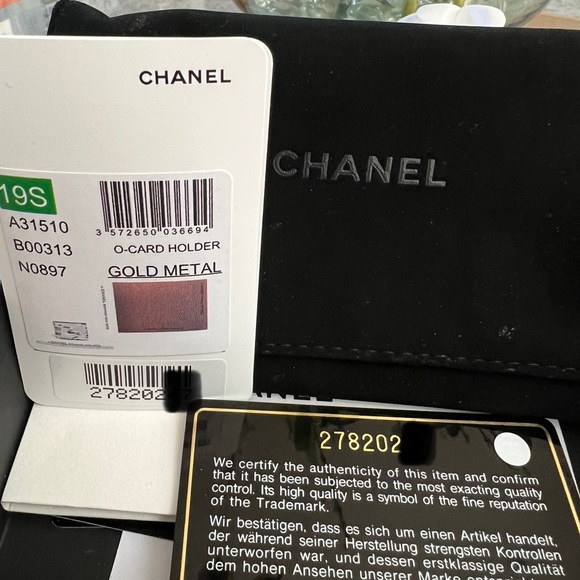 NWT Chanel O Case Chevron Cardholder in Grained Calfskin Gold Tone Metal - Picture 4 of 5